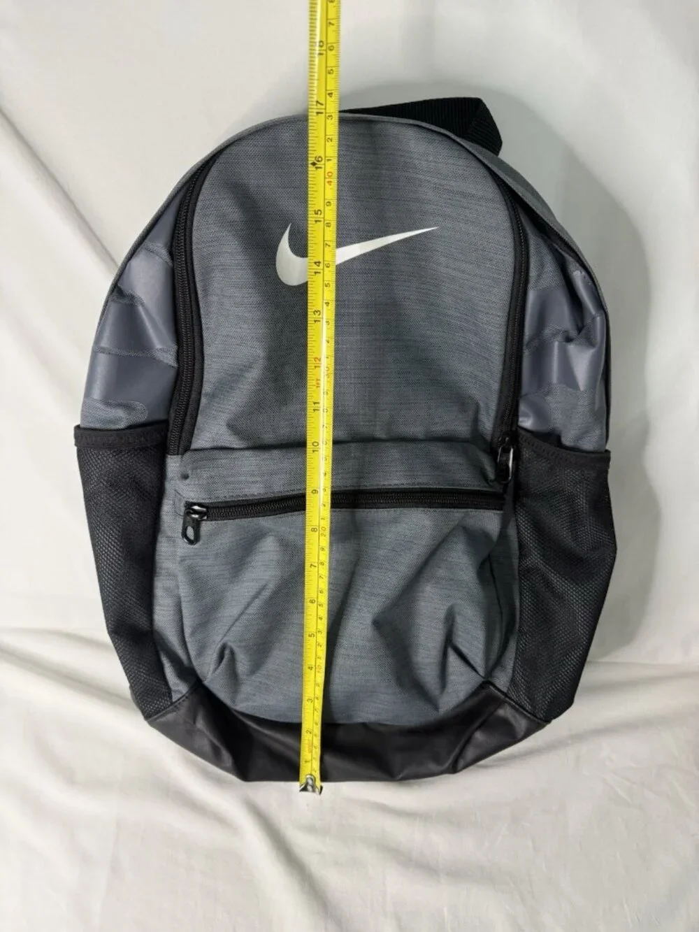 NIKE Unisex Gameday Gym Training Backpack Gray Black